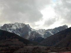 Fresh snow on Canadian Rockies (DSCN1157.jpg)