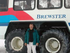 Vey large tires on bus (DSCN1192B.jpg)