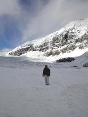 Len on the glacier (DSCN1197B.jpg)