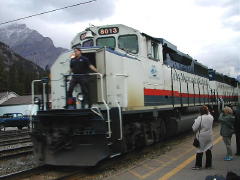 Rocky Mountaineer pulls into the station (DSCN1242.jpg)