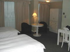 Our Vancouver hotel room (DSCN1261.jpg)
