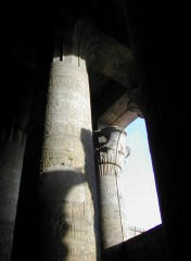 Edfu Temple column (DSCN1464.jpg)