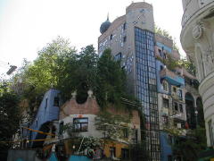 Hundertwasserhaus.jpg