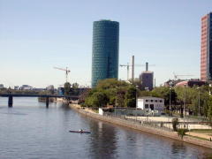 Full Cylinder Building near Main River (DSCN0735.jpg)