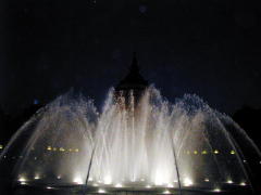 Fountain night lights (DSCN0775.jpg)