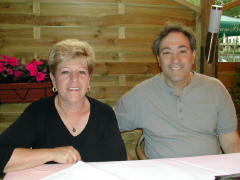 Linda & Howie Levine (DSCN0791.jpg)