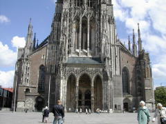 Cathedral entrance (DSCN0847.jpg)