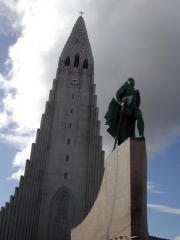 Leifur Eriksson statue (DSCN1588.jpg)
