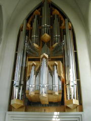 Pipe organ inside church (DSCN1591.jpg)