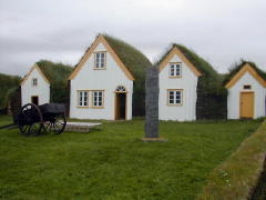 Sod houses next to the church (DSCN1666.jpg)