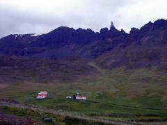 Isolated farms and scenic beauty (DSCN1669.jpg)