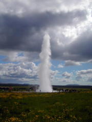 Strokkur Geysir in action (DSCN1737.jpg)